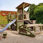 Semesterbostad Am Hof 4 *